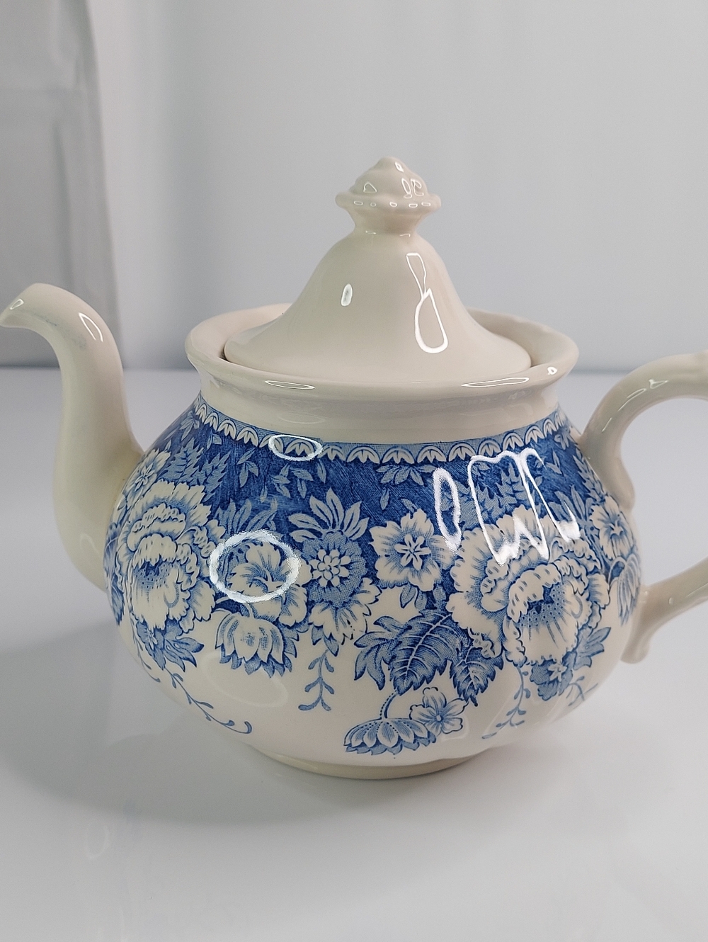 Vintage Mason’s Blue & White Crabtree & Evelyn China Teapot ENGLAND. - Picture 2 of 11